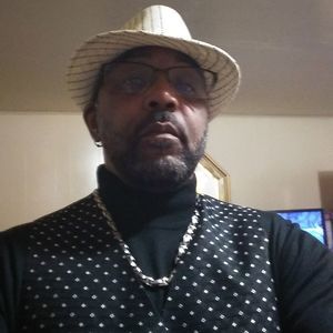 Meet your Posher, Lloyd